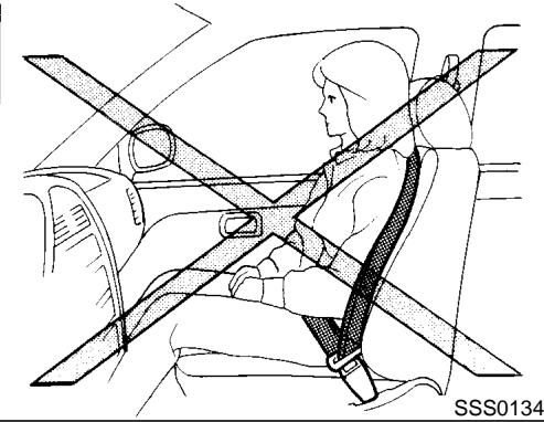 NISSAN MAXIMA 2002 - PRECAUTIONS À PRENDRE AVEC LES CEINTURES DE SECURITÉ - 2