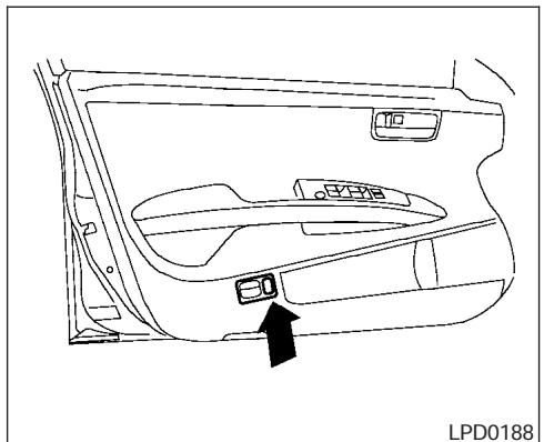 NISSAN MAXIMA 2005 - TRAPPE DU RÉSERVOIR DE CARBURANT - 1