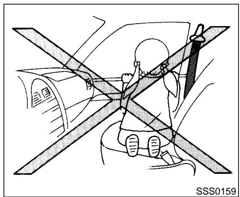 NISSAN PATHFINDER 2002 - ATTENTION - 2