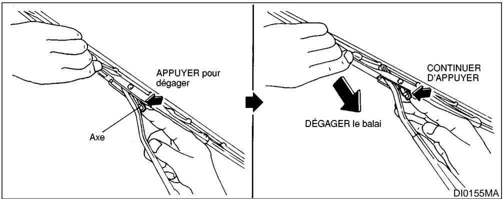 NISSAN PATHFINDER 2002 - BALAIS D'ESSUIE-GLACE DE PARE-BRISE - 1