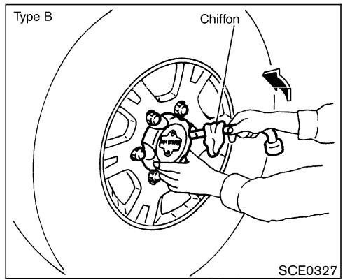 NISSAN PATHFINDER 2004 - Roue de secours et outils - 6