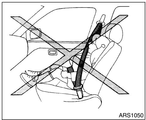 NISSAN QUEST 2001 - A ATTENTION - 2