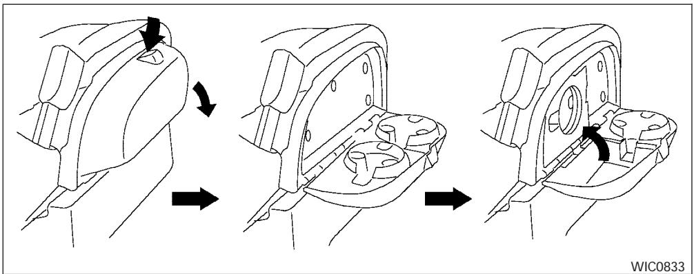 NISSAN QUEST 2005 - Petit casier de rangement - 1