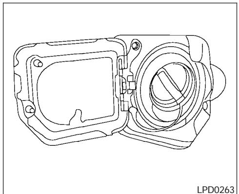 NISSAN TITAN 2004 - TRAPPE DU RÉSERVOIR DE CARBURANT - 1