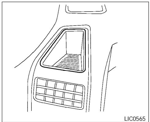 NISSAN TITAN 2004 - ATTENTION - 1