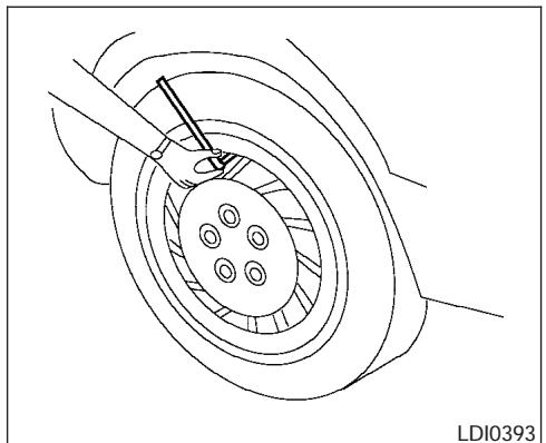 NISSAN TITAN 2004 - Étiquette des pneus et d'information sur la charge (pour les États-Unis) - 1