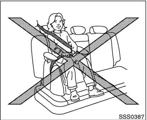 NISSAN XTRAIL 2006 - ATTENTION - 1