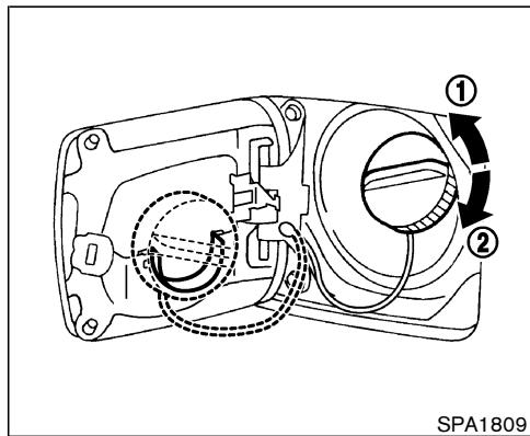 NISSAN XTRAIL 2006 - OUVERTURE DE LA PORTIÈRE DU RÉSERVOIR DE CARBURANT - 1
