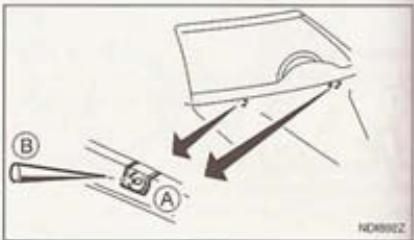 NISSAN QASHQAI+2 - REEMPLACEMENT DE L'ESSUIE-GLACE DE LUNETTE DE HAYON - 1