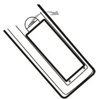 ESSENTIELB EASY SD FRANSAT - INSERTION DES PILES DANS LA TÉLECOMMANDE - 1