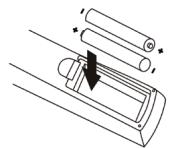 ESSENTIELB EASY SD FRANSAT - INSERTION DES PILES DANS LA TÉLECOMMANDE - 2