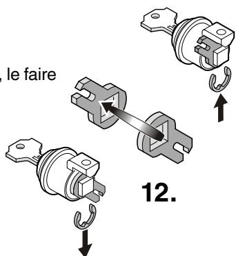 LIEBHERR WK 1806 - Inversion du sens d'ouverture de la porte sur les appareils avec une porte vitrée - 14