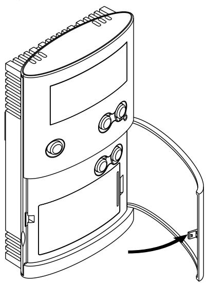 VIESSMANN VITOTROL 100 - Ouvrir le cache de protection - 1