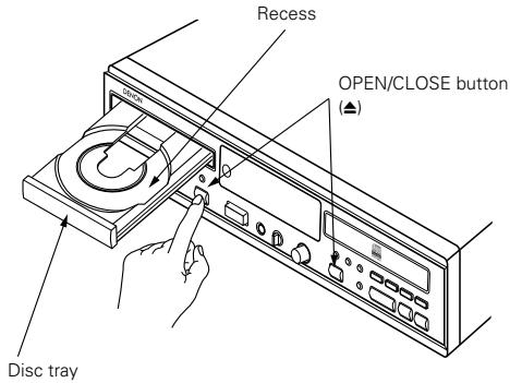 DENON CDR-W1500 - Inserting Disc - 1