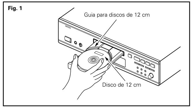 DENON DCD-685 - Colocação de um disco - 1