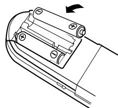 DENON S-102 - Insertion des piles - 2