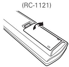 DENON AVR-3310 - Insertion des piles - 2
