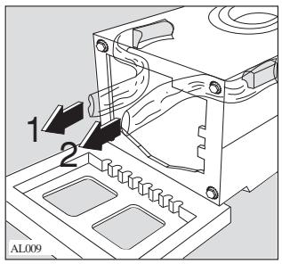 ZANUSSI FA932 - Veillez à ne pas écraser les tuyaux. - 3