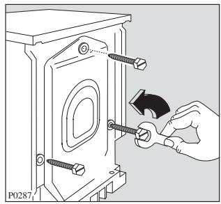 ZANUSSI FA932 - Veillez à ne pas écraser les tuyaux. - 1