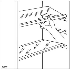 ZANUSSI ZBB6244 - Höhenverstellung der Innentürablagen - 1