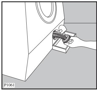 ZANUSSI ZWF-1650 - Reinigung des Flusensiebes - 2