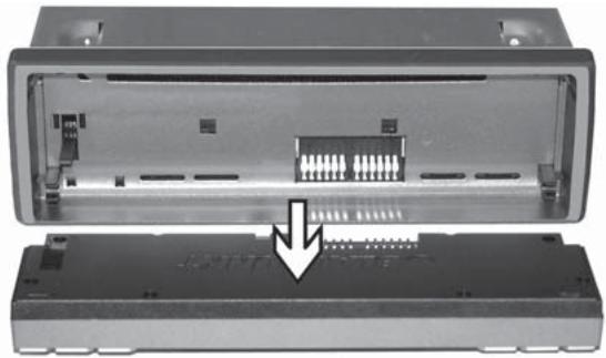 BLAUPUNKT TRAVELPILOT E2 - Retirer la façade - 3