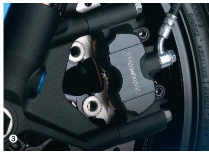 SUZUKI GSX-R1000 - La ligne de la GSX-R1000 totalement revue en 2009 pour un meilleur comportement dynamique. - 4