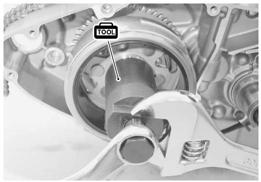 SUZUKI VANVAN 125 - 09930-34932: Outil de dépose de rotor - 1