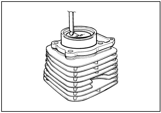 SUZUKI VANVAN 125 - Ouverture du segment de PISTON et coupure du segment de PISTON - 4