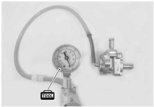 SUZUKI VANVAN 125 - Boulon du dispositif de réglage du tendeur de chaîne de distribution: 7 n·m (0,7 kgf·m) - 6