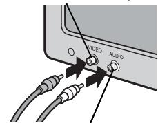 RICOH CX3 - Raccordez fermement le cable AV au connecteur d'entrée video du télévisuer. - 1