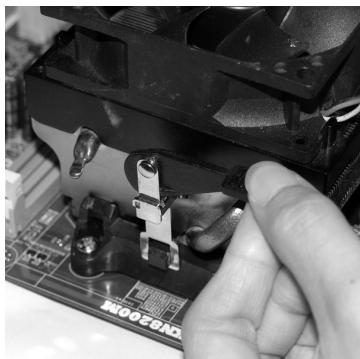 MSI 880GM-E41 - Installation du CPU et son ventilateur - 6