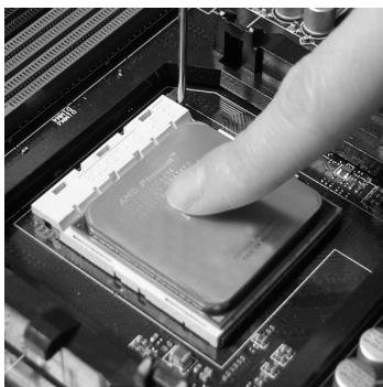 MSI 890FXA-GD70 - Installation du CPU et son ventilateur - 3