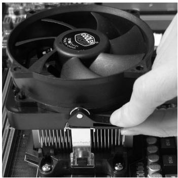 MSI MS-7660 - CPU &amp; Kühler Einbau - 6