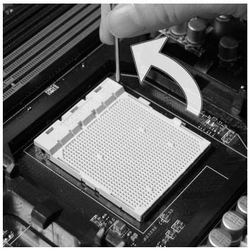 MSI MS-7660 - CPU &amp; Cooler Installation - 1