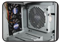 GIGABYTE SUMO 5112 - 4-9 Mise en place de la baie de disque dur amovible/bidirectionnelle - 3
