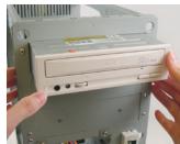 GIGABYTE GA-990FXA-UD7 - Installing IDE and SATA Devices - 1