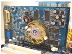 GIGABYTE GA-990FXA-UD7 - Installing an Expansion Card - 1