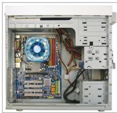 GIGABYTE GA-MA790FX-UD5P - Installing the Motherboard - 1