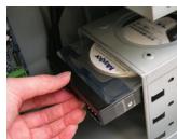 GIGABYTE GA-MA790X-DS4 - Installieren der IDE- und SATA-Geräte - 2