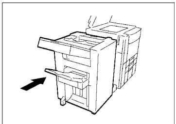 KONICA MINOLTA DI620 - Remplacer la cartouche d'agrafes - 9