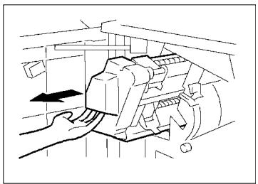 KONICA MINOLTA DI620 - Remplacer la cartouche d'agrafes - 3