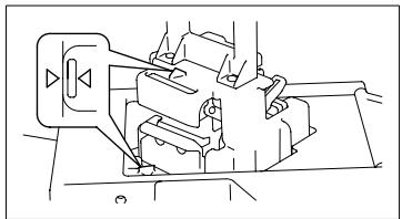 KONICA MINOLTA DI620 - Enlever le serrage papier dans l'agrafeuse - 10