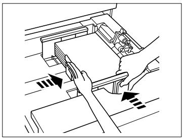 KONICA MINOLTA DI750 - Remplissage des bacs d'alimentation de papier 1, 2 et 3 - 3