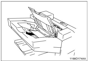 KONICA MINOLTA DI250 - Enlever le serrage papier dans l'agrafeuse - 11