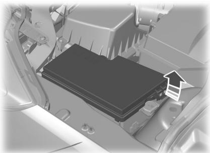 FORD B-MAX 2012 - EMPLACEMENT DES BOITES À FUSIBLES - 1