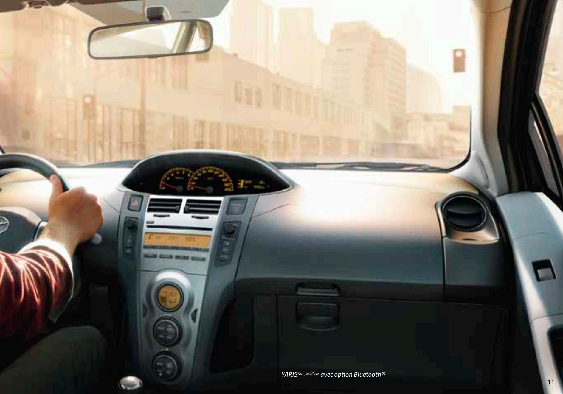 TOYOTA YARIS (2) - La Yaris déborde d'énergie, de comport et de fonctionnalité. - 10