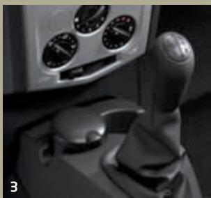 DACIA LOGAN VAN - Rétroviseurs extérieurs réglables manuellement de l'intérieur. - 3