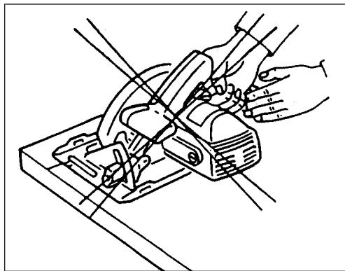 MAKITA 5603RK - Wees op uw hoede voor terugslag. - 1