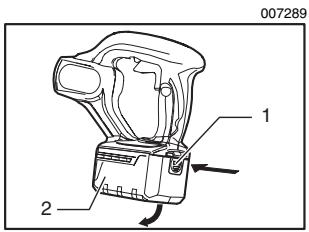 MAKITA BVR 450 - Instalación o desmontaje del cartucho de bateria - 1